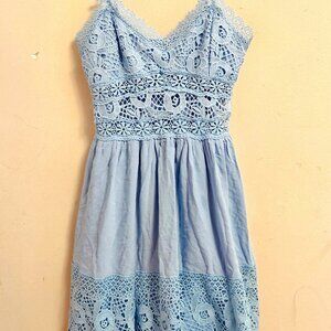 WOMENS SZ M LIGHT BLUE SUMMER DRESS